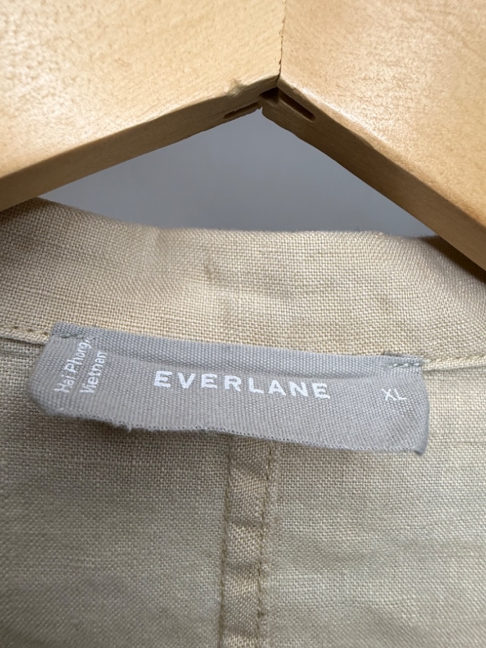 Everlane Warm Khaki Linen Workwear - Picture 3 of 4